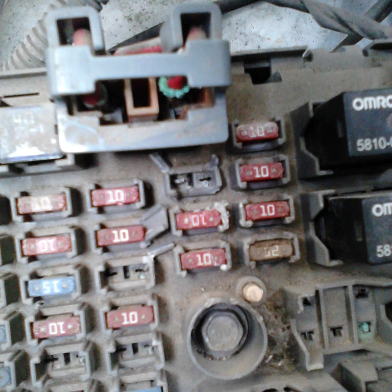 Illustration for article titled Close those underhood fuse boxes!